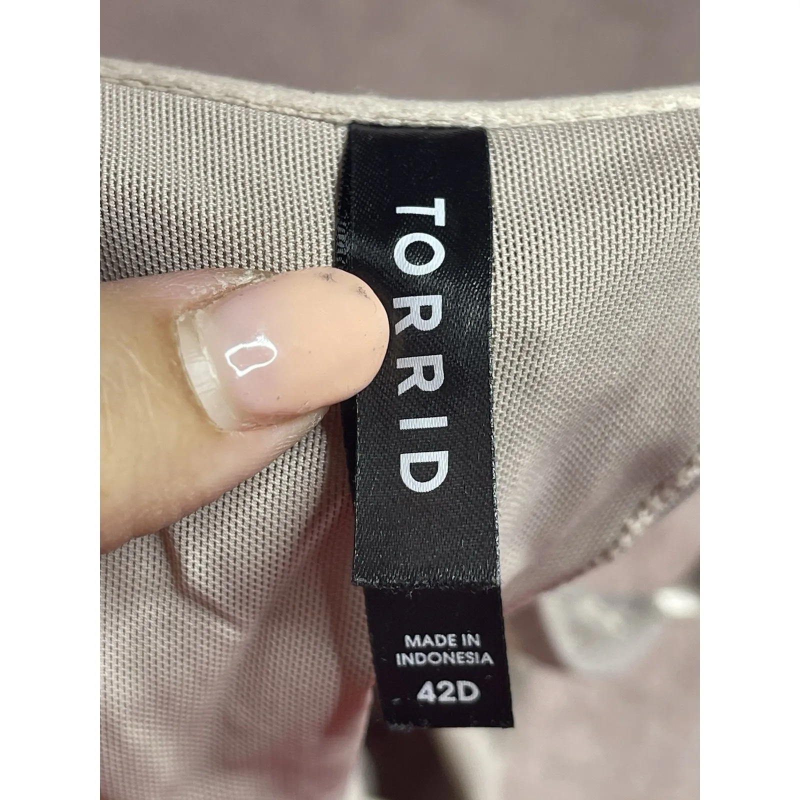 Torrid Perfect T-shirt Front Close Lightly Lined Bra 42D Beige Ult. Smoothing - Image 5