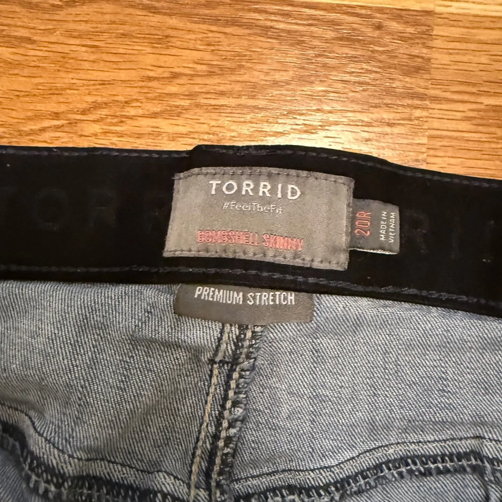 Torrid Plus Size 20R Bombshell Skinny Jeans Dark Wash Distressed Button‎ Fly - Image 3