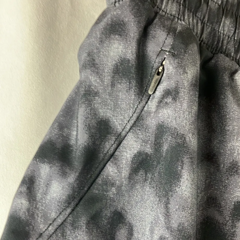 All in motion black and grey athletic running shorts woman’s size medium - Image 3