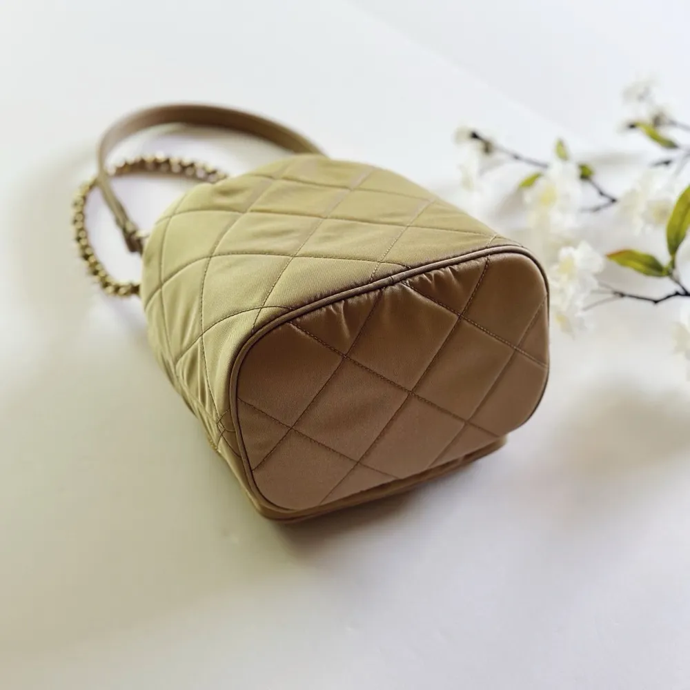 NEW Prada Re-Edition 1995 Chaîne Re-Nylon Shoulder Bag Desert Beige Quilted RARE - Image 6