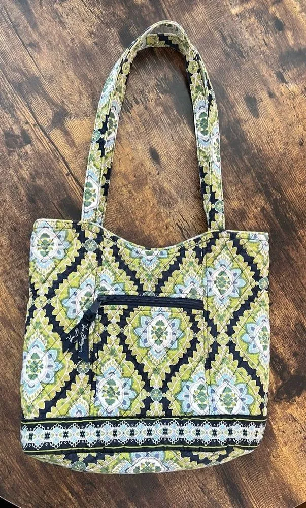RETIRED: Vera Bradley | ladies Cambridge shoulder handbag. - Image 3
