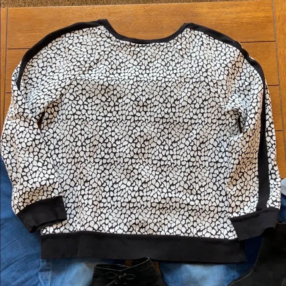 ❤️ 3/$20 Sale! ❤️ APT.9 M Black White Long Sleeve Top - Image 7
