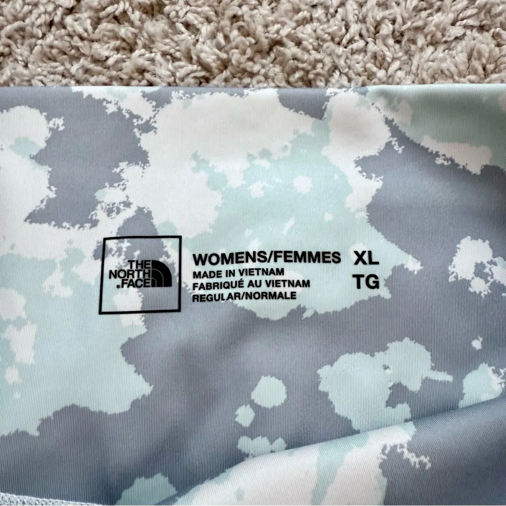 The North Face Women's Abstract Gray and White Bike Shorts - Image 3