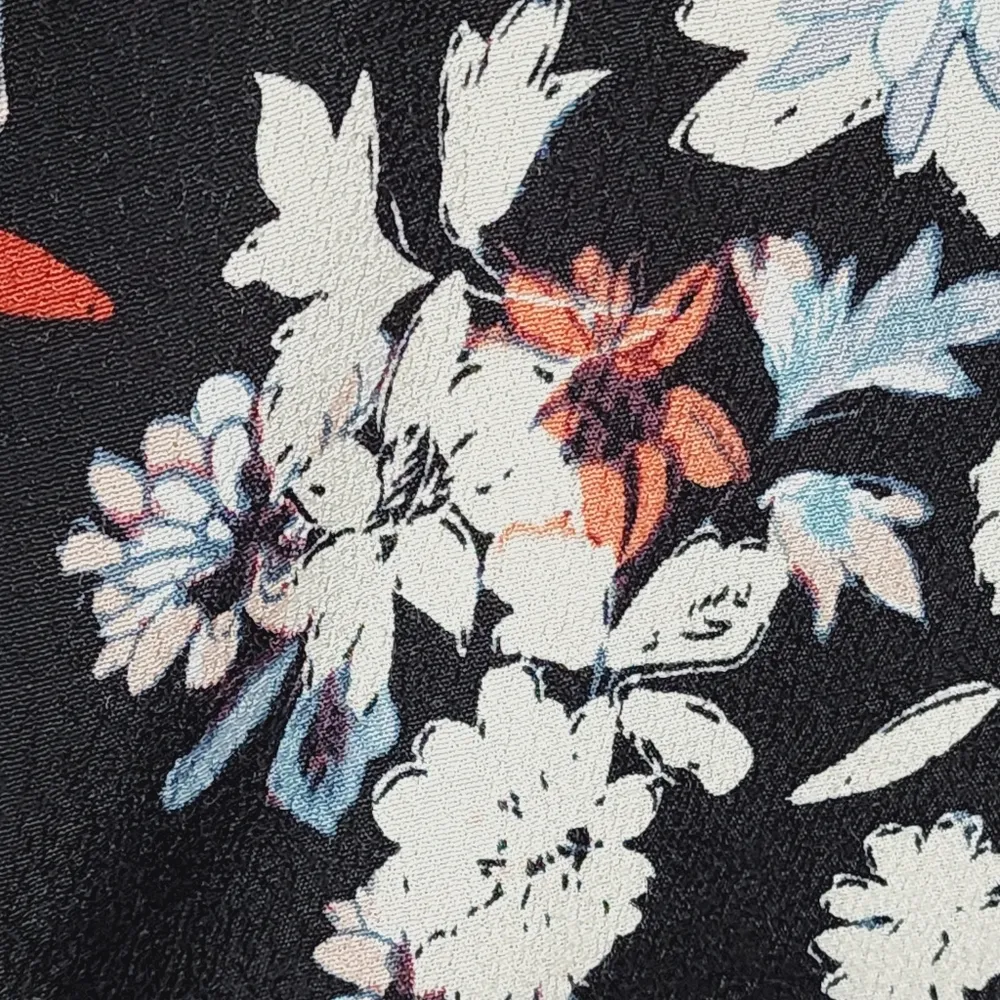 Anthropologie Cupcakes & Cashmere Kingsley Black Floral Blouse Size XS - Image 3