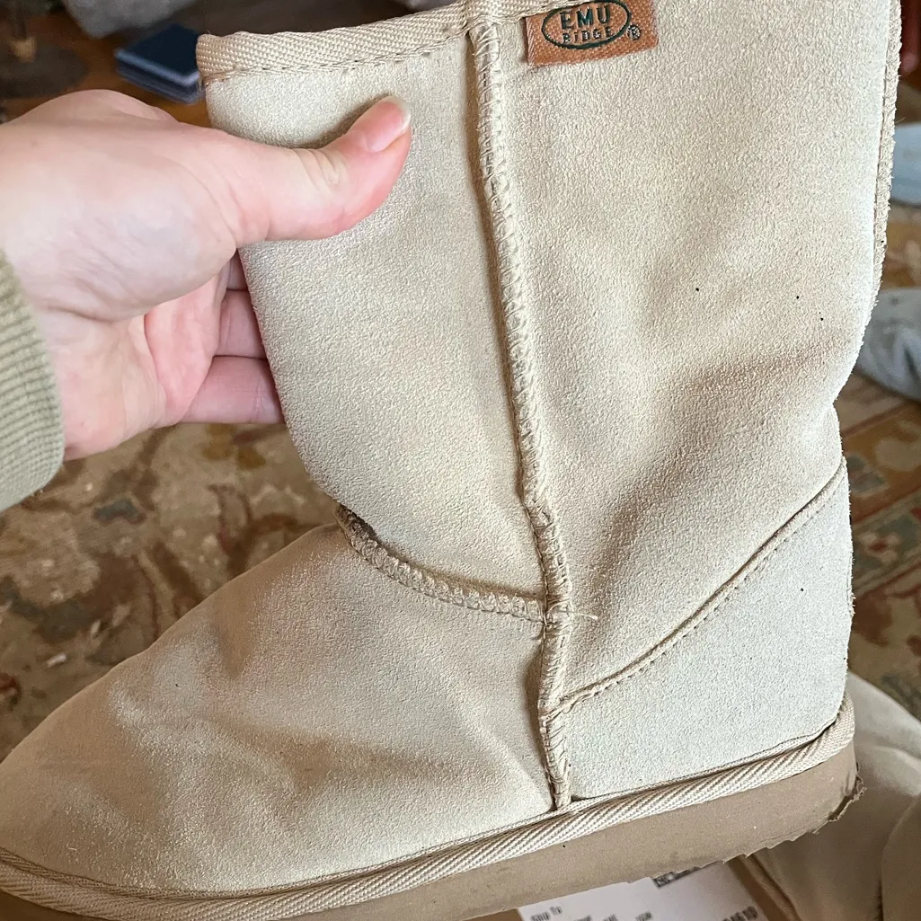 Emu Ridge Sand Suede Boots Size 7 - Image 5