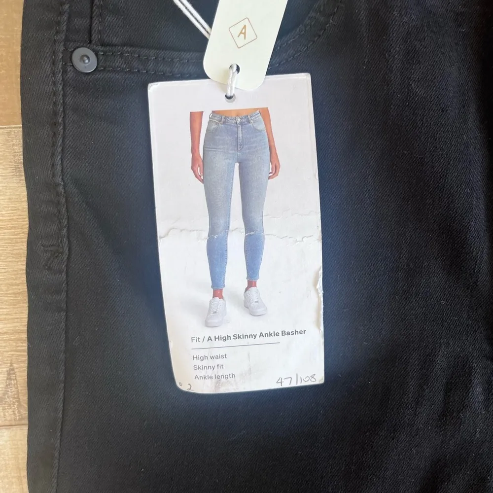 Abrand high waisted skinny jean size 26 Black - Image 5