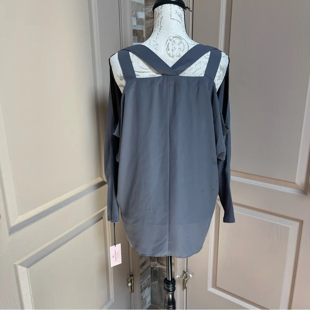 Juicy COUTURE Gray NWT V-Neck Top with Cut outs and Rhinestones Sz L - Image 8