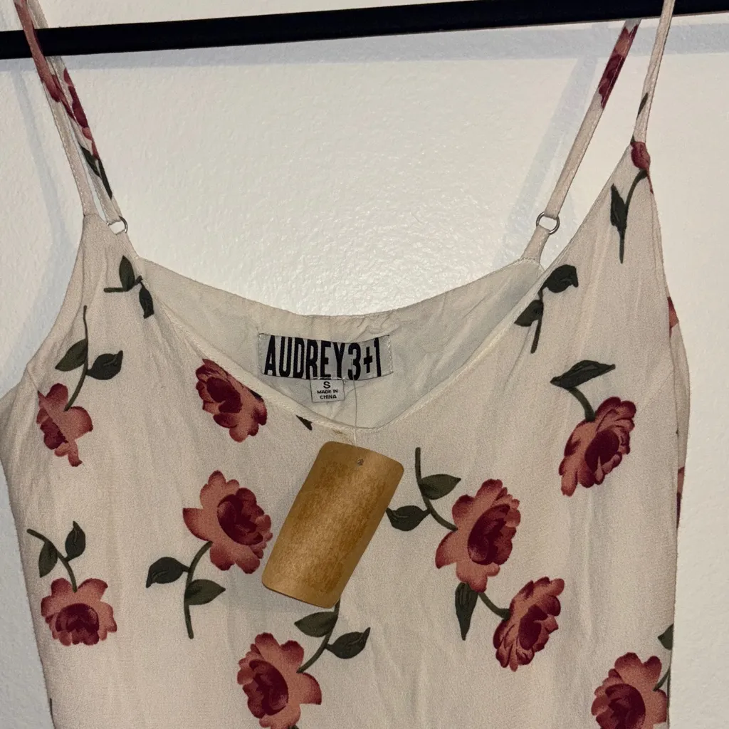 Audrey 3+1 Cream Dress with Red Floral Pattern - Image 2