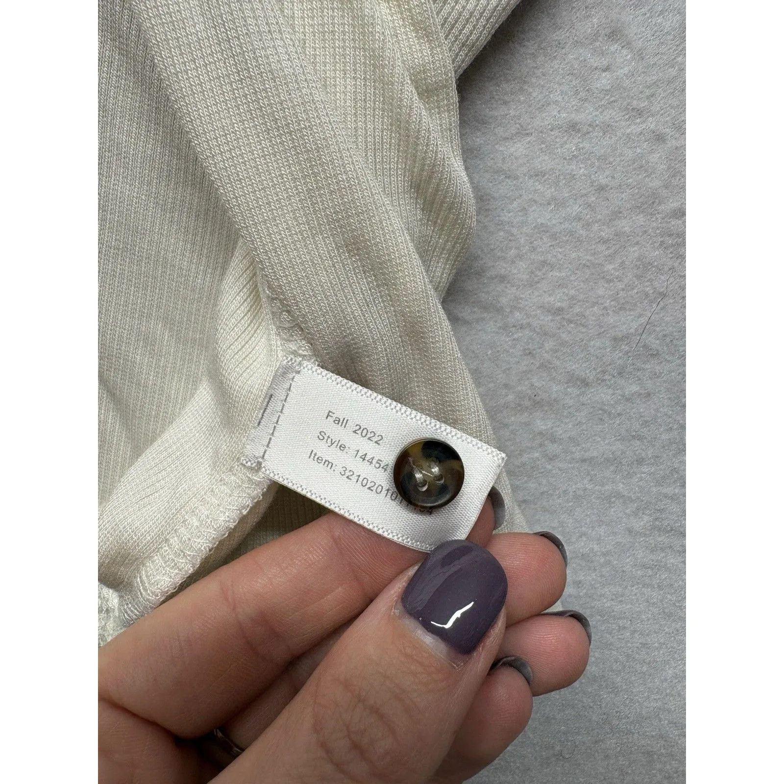 Marine Layer Ribbed V Neck Button Up Short Sleeve Top Women Size XL Cream Basic - Image 4