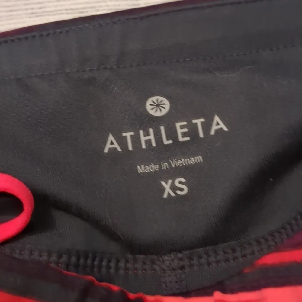 Athleta gray pink 2 in 1 skirt and Capri leggings size XS - Image 3