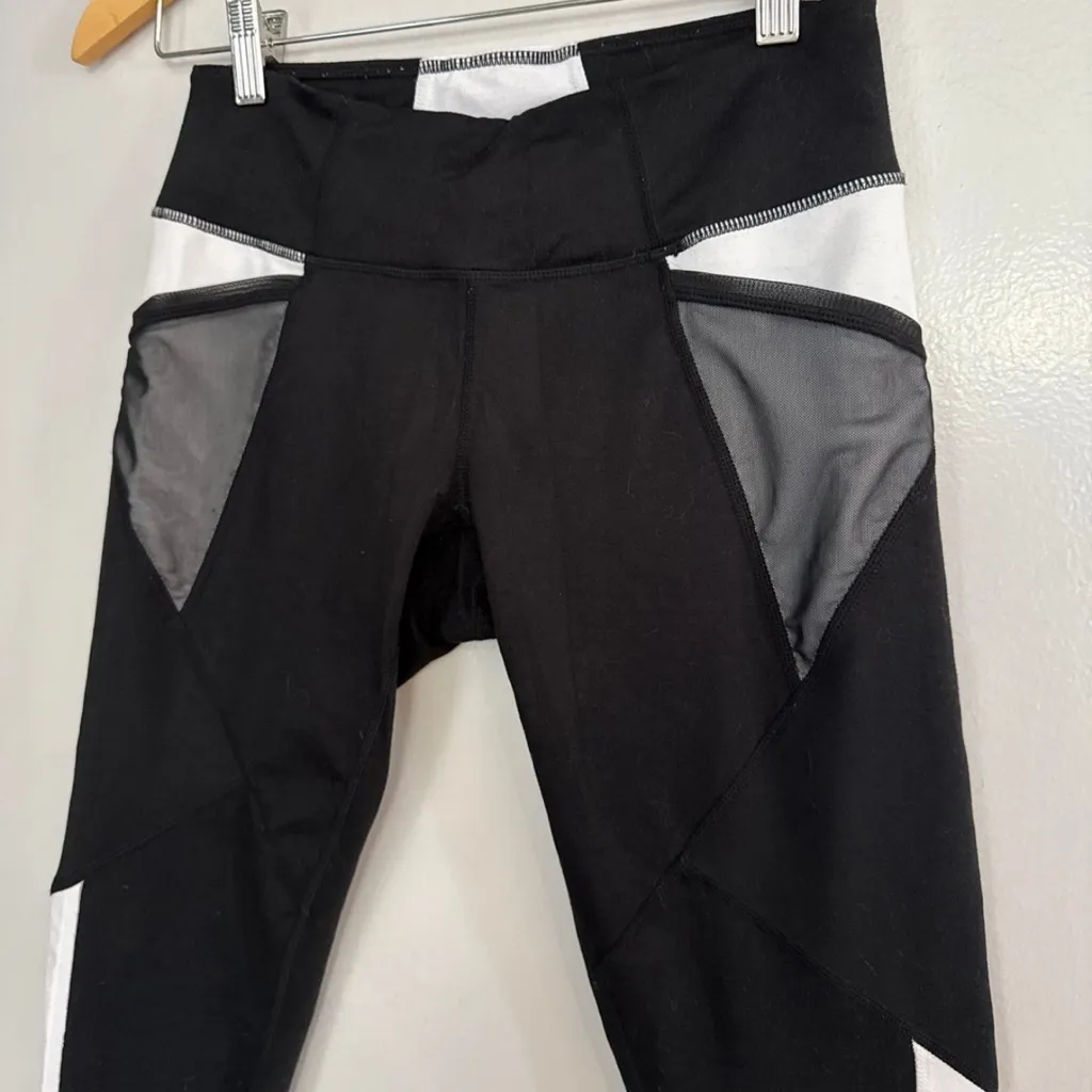 MOVING SALE - Zella black white mesh detail cropped leggings - Image 5