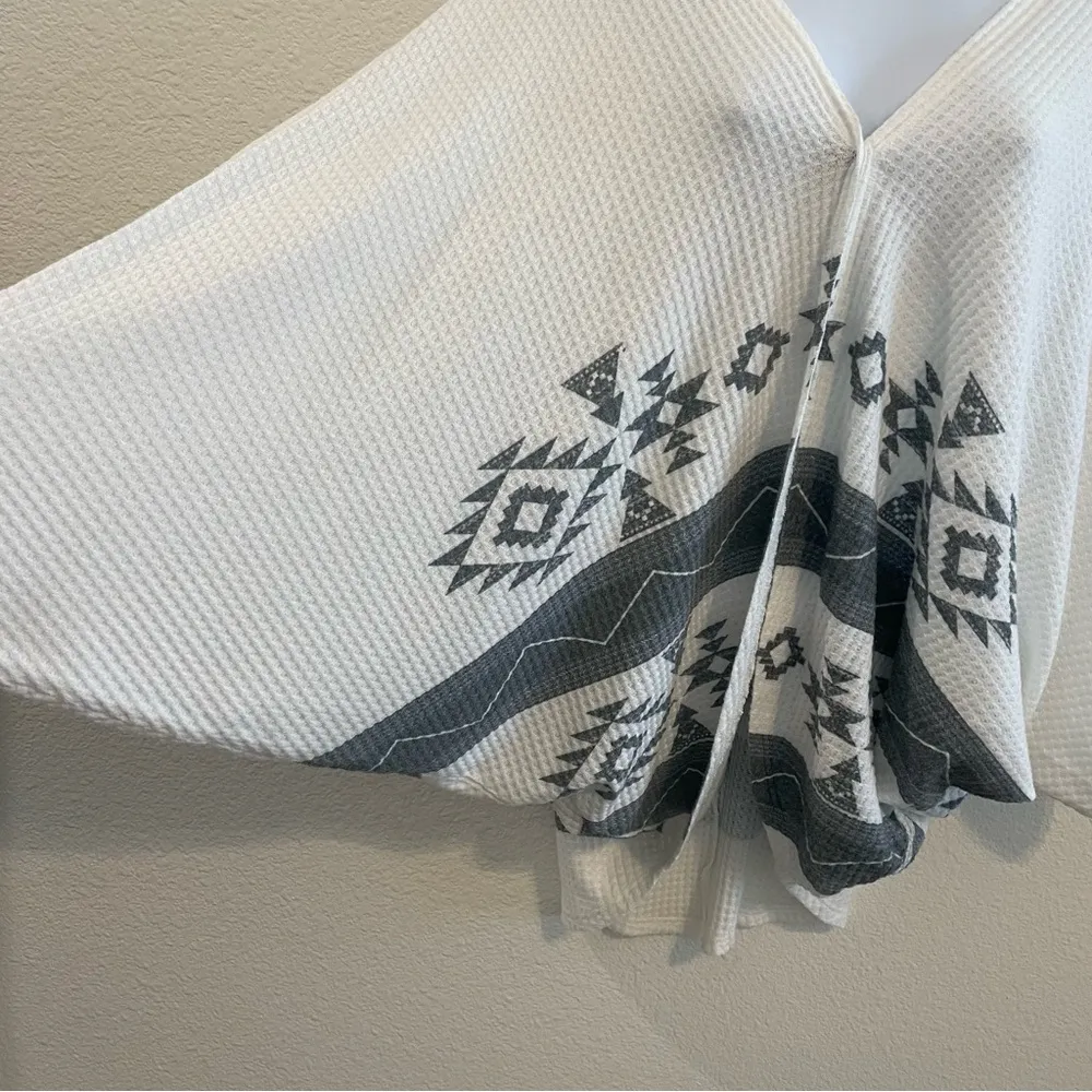 Phil Love Aztec Print Waffle Open Batwing Cardigan Medium White - Image 2