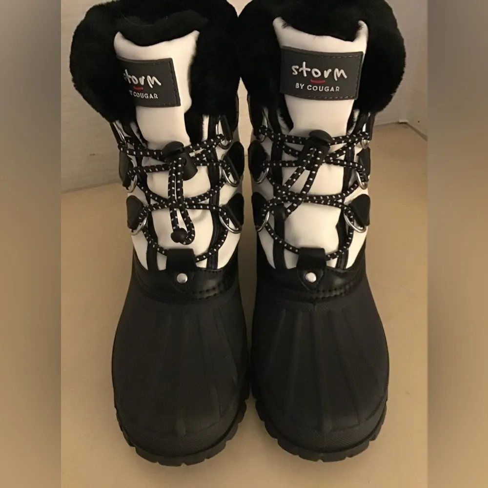 Storm By Cougar women white faux fur nylon rubber waterproof boots Size 6 Silver - Image 5