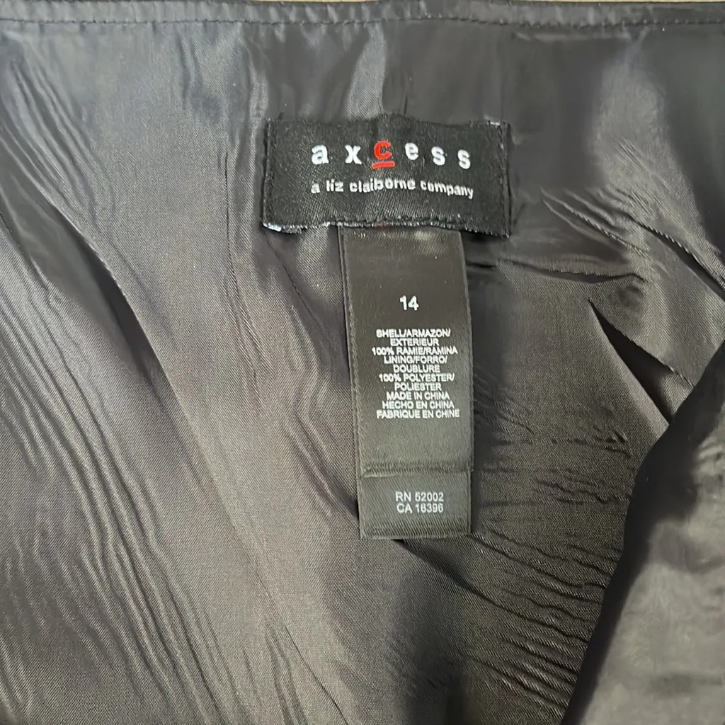 NWOT axcess a Liz Claiborne company size 14 black skirt. Paid $60 - Image 3