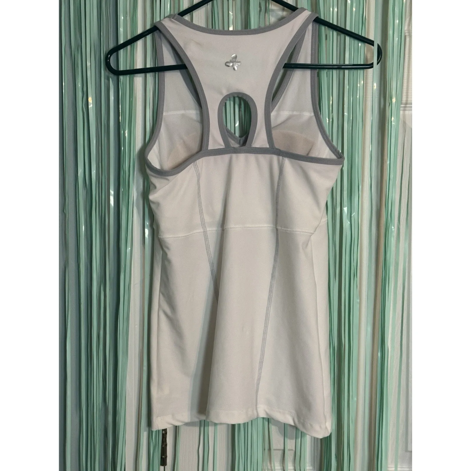 Old Navy Active White Work Out Tank, Gray Threading, Built In Bra, Racerback, M - Image 3