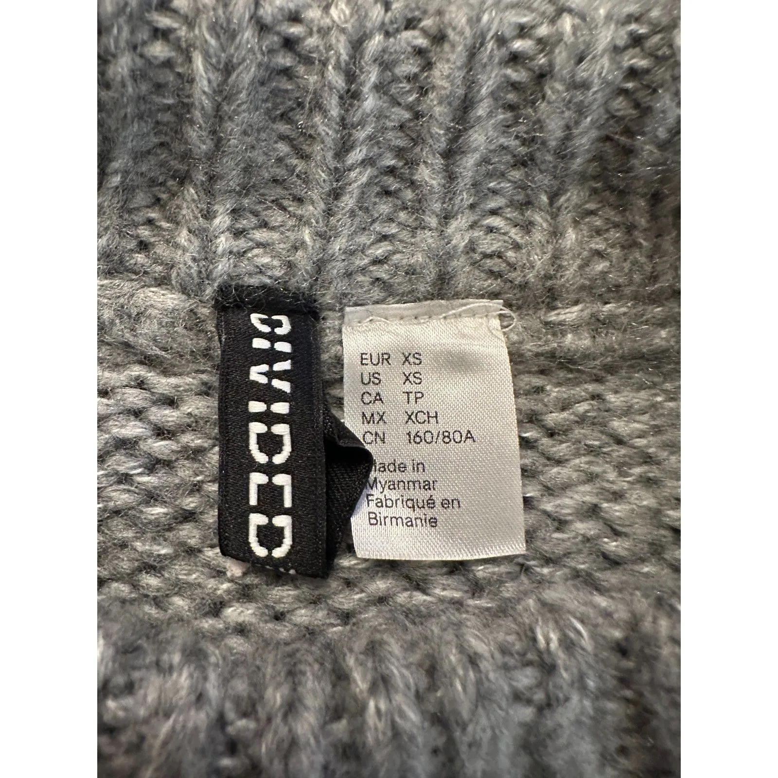 H&M Balloon Sleeve Gray PARIS Cropped Crewneck Sweater Size XS - Image 4