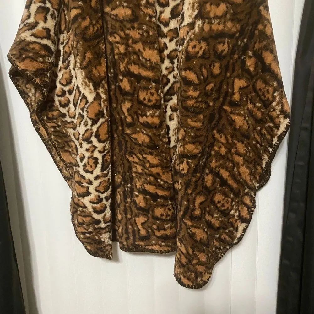 Animal print throw on heavy material - Image 3