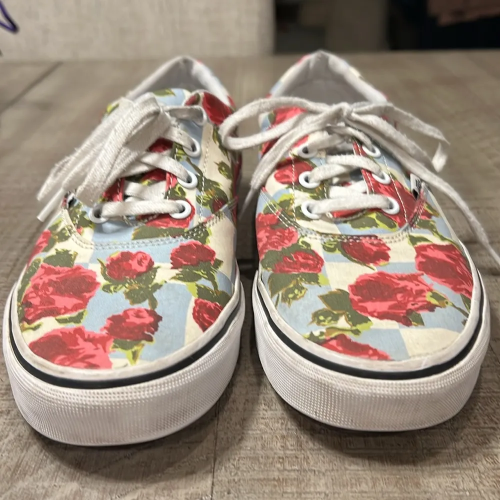 VANS checkerboard roses floral lace up Canvas Low Skate sneakers coastal - Image 2
