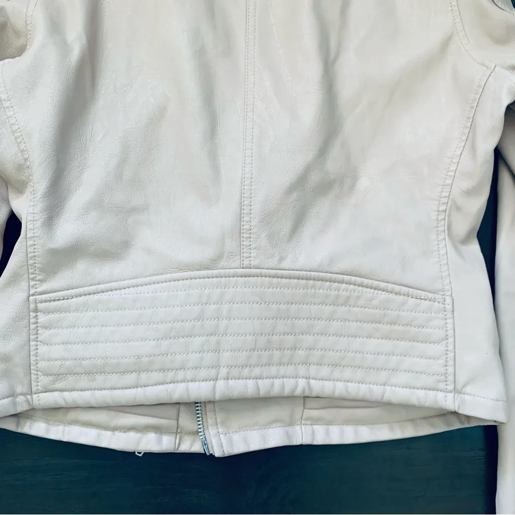 Blank NYC FLASHBACK FRIDAY JACKET Light Pink Semi-fit Vegan Leather Moto Jacket - Image 7