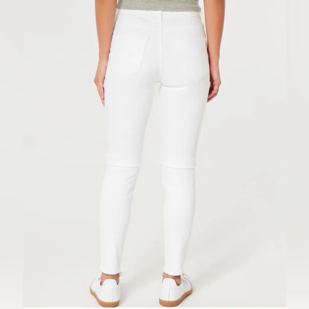 Hollister Women's Ultra High-Rise Straight Jeans White Size 3 - Image 3