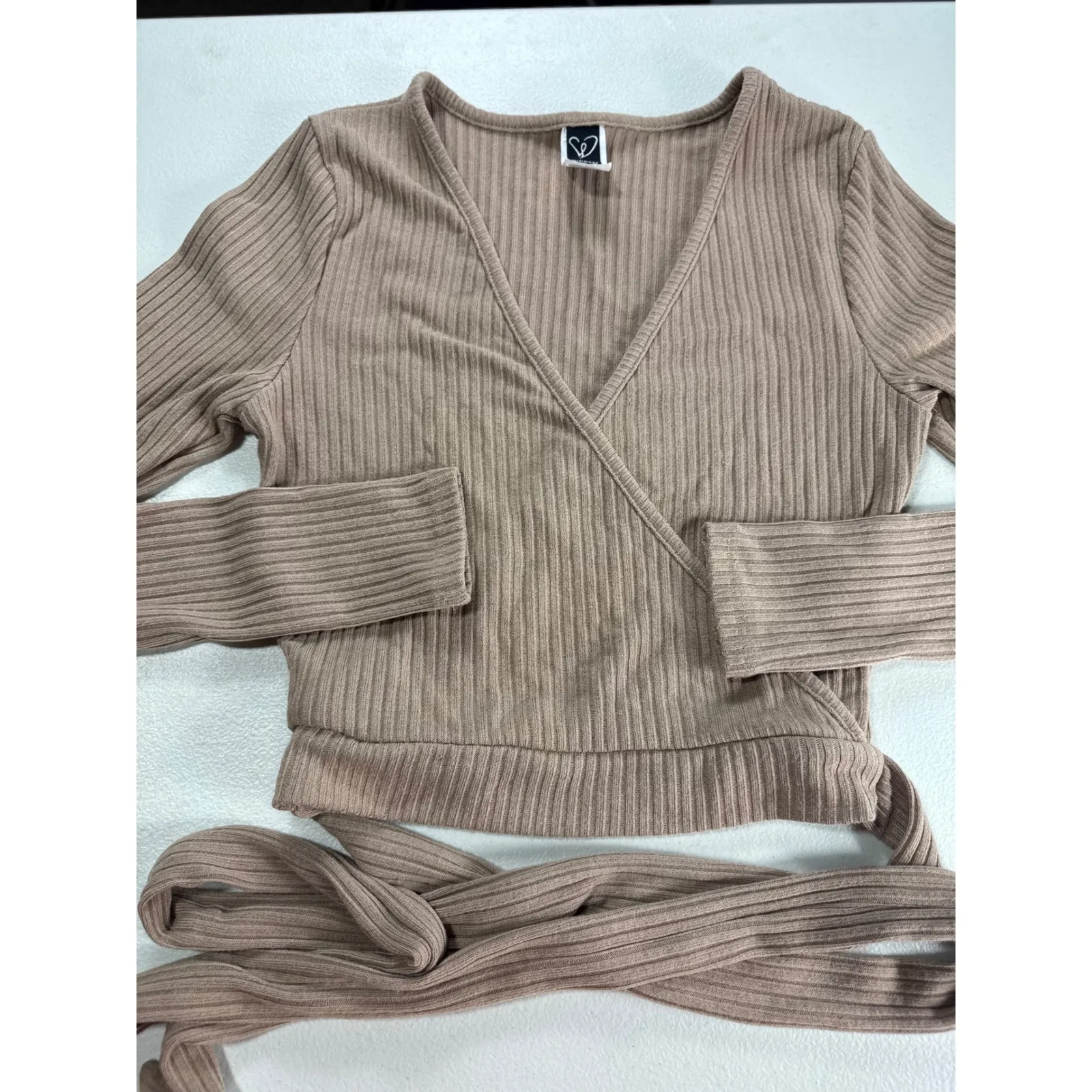 Windsor Wrap Top Ribbed Long Sleeve Tie Front Crop Top Beige Size M‎ - Image 2