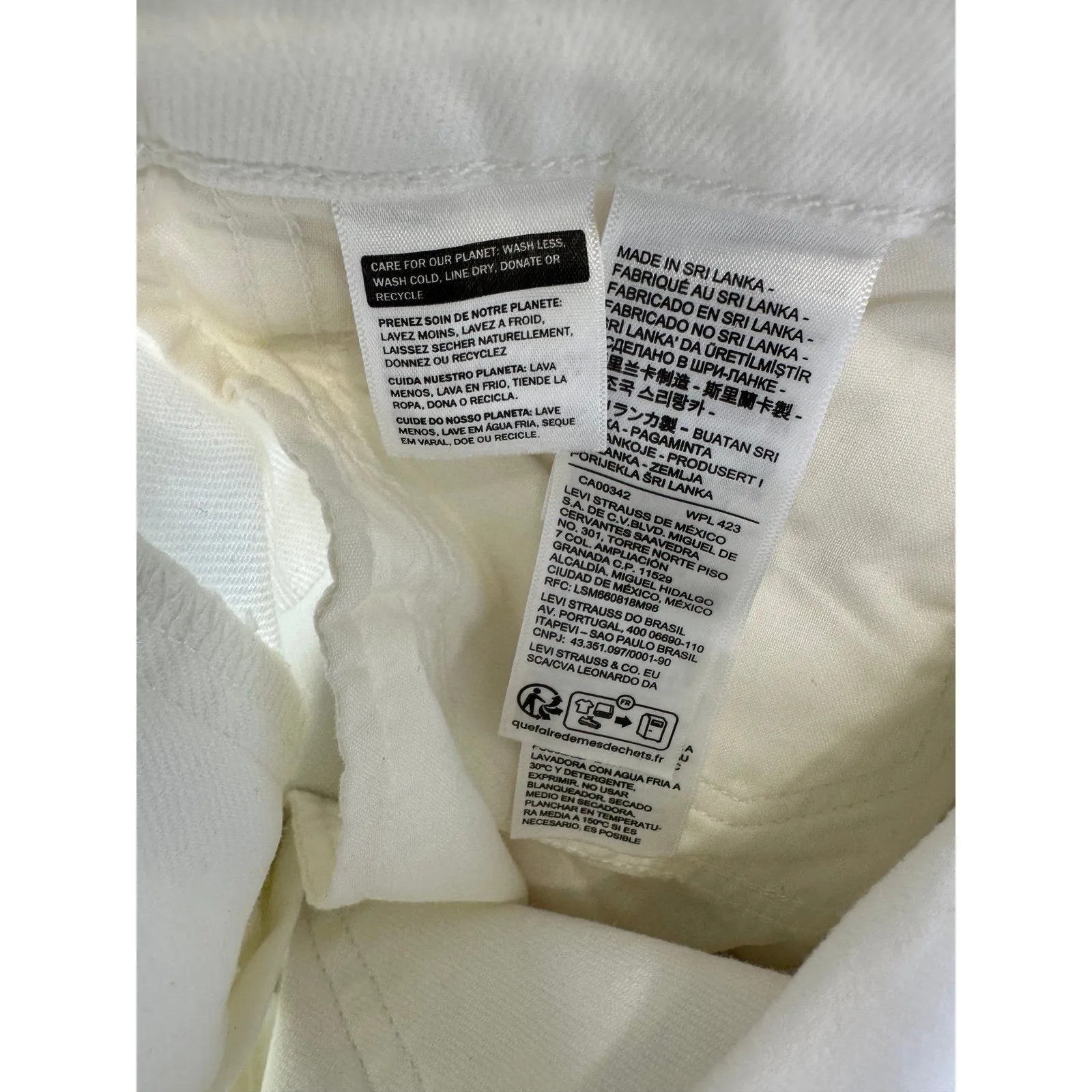 NWT Levi’s 726 High Rise Slim Through Hip Thigh Flare White Denim Jeans 28 - Image 8