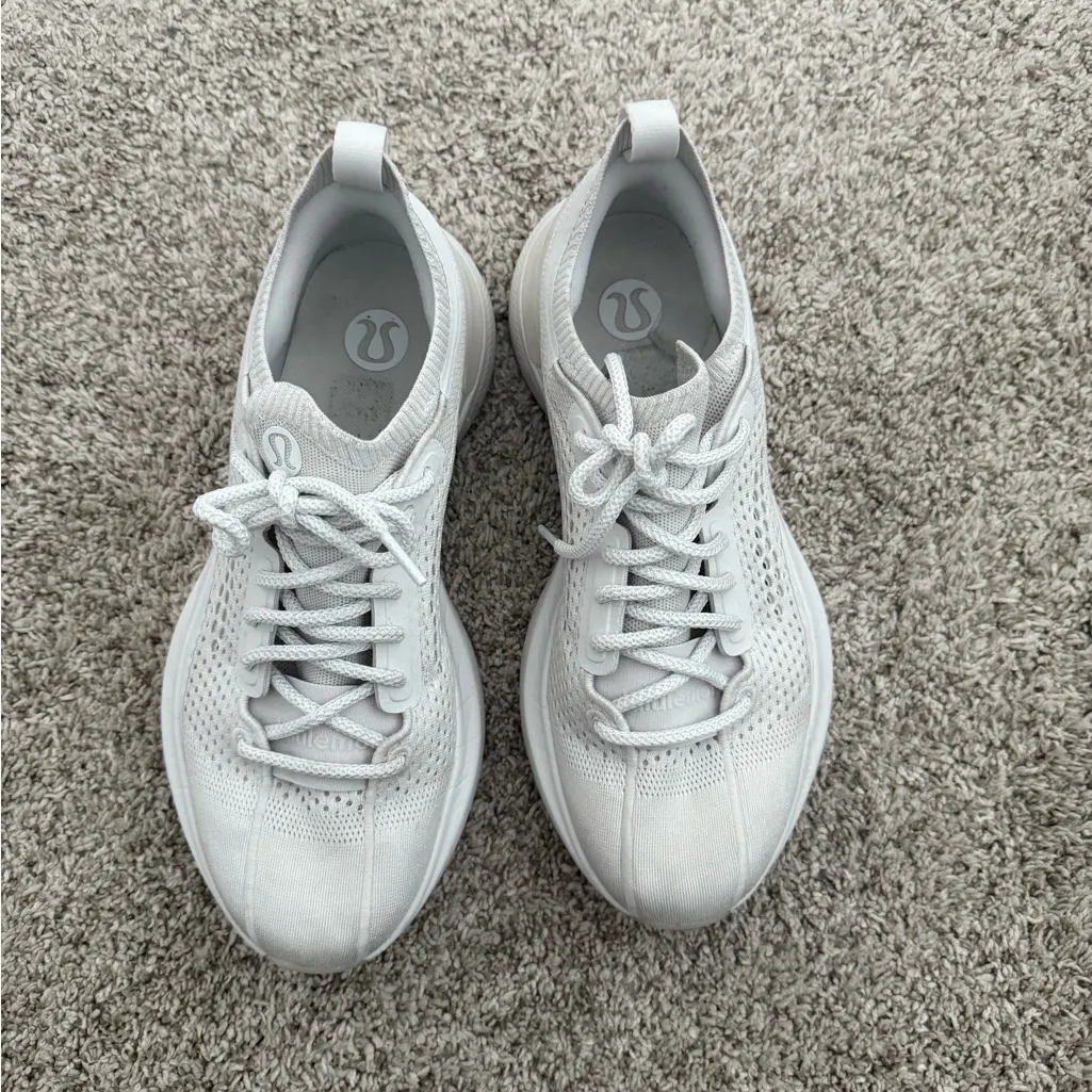 Lululemon  Women’s Chargefeel 3 Workout shoe size 9 - Image 2
