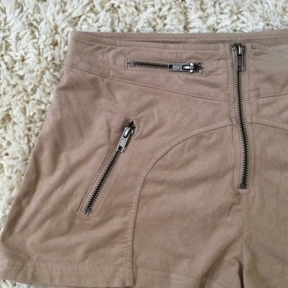 H&M Divided Nude Suede High Waist Shorts - Image 7