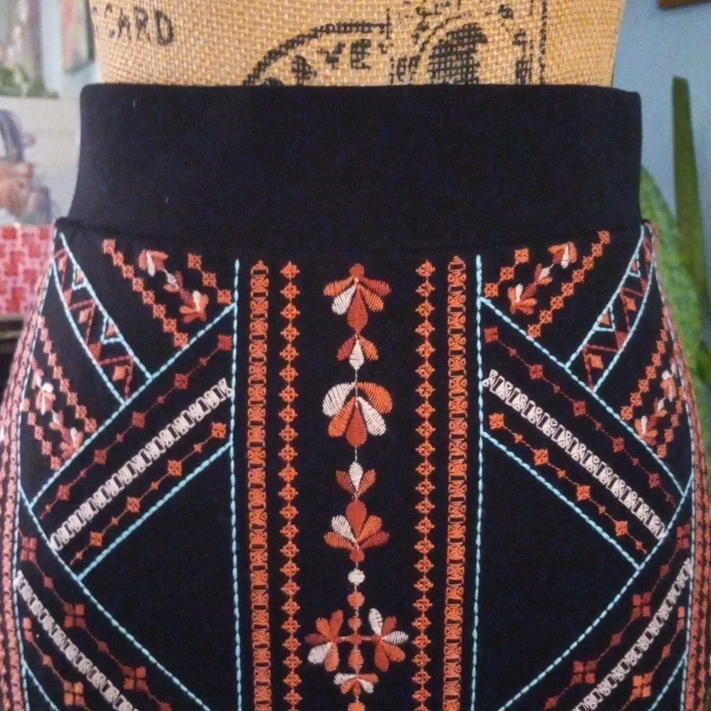 Torrid Black and Multicolored Embroidered Ponte Knit Stretch Pencil Skirt - Image 11