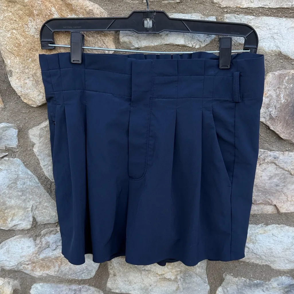 Athleta Skyline Shorts Navy Blue size 4 - Image 3