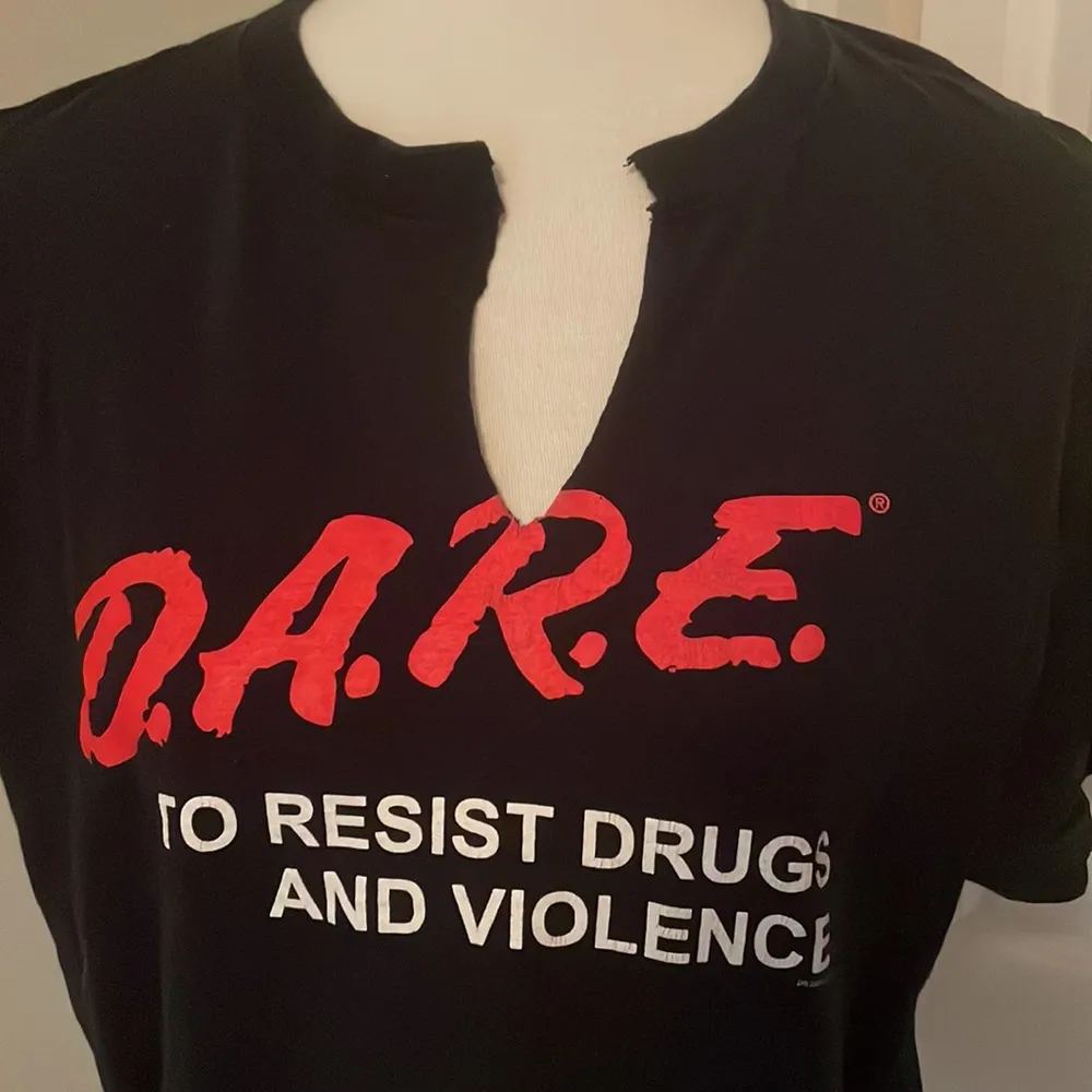 D. A. R. E V Cut Black T Shirt Size L - Image 2