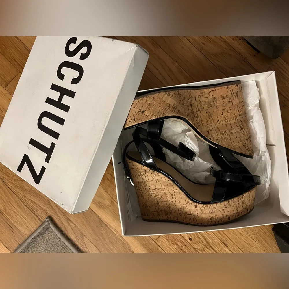 Schutz Wedges black patent leather espadrilles sandals size 11 but runs small - Image 13