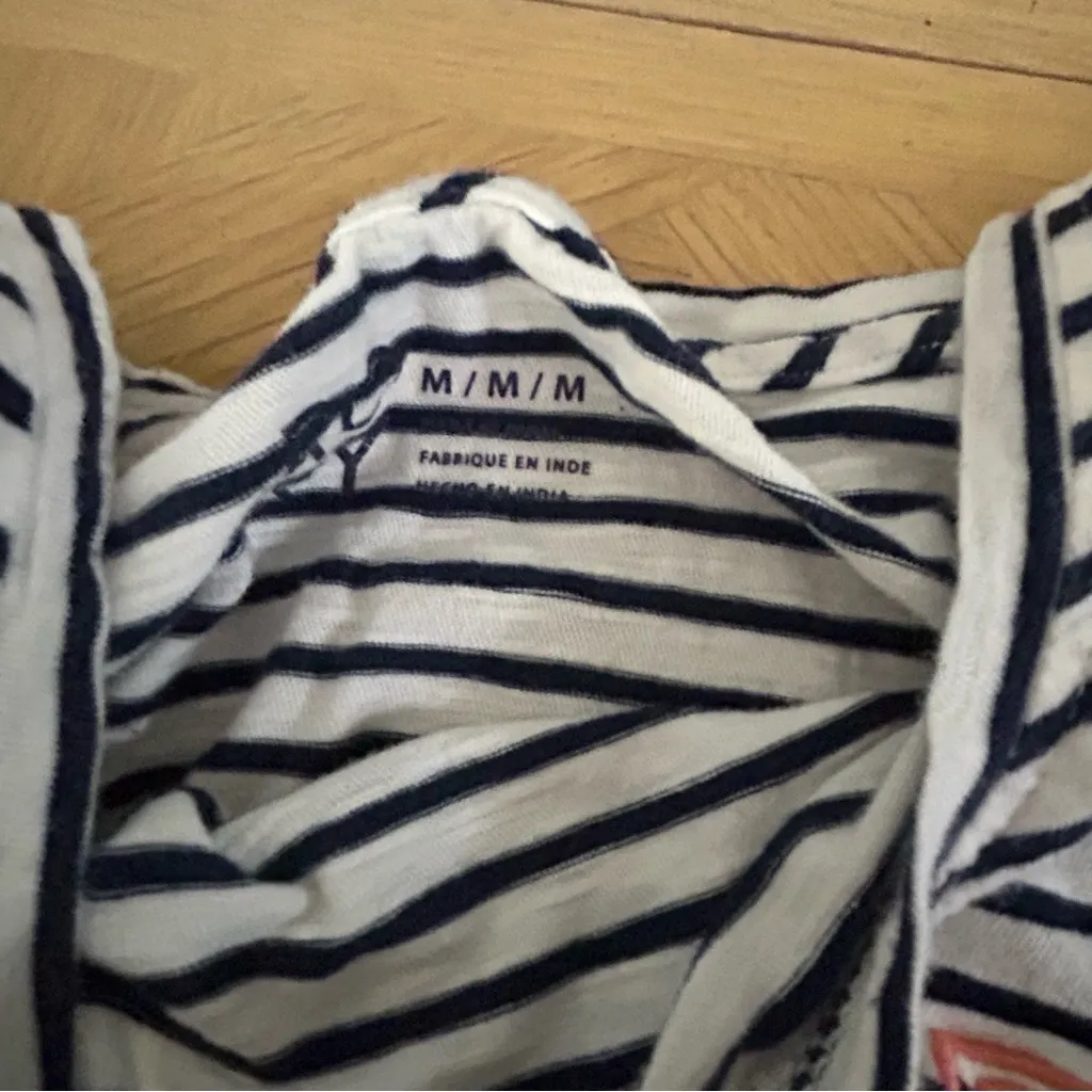 Juniors size Medium  Striped Cotton  T-Shirt - Image 4