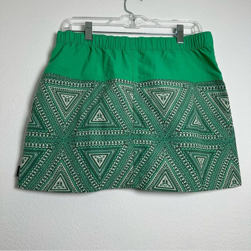 Patagonia Aztec Baggies Green Mini Skirt with Geometric Design With Pockets - Image 3