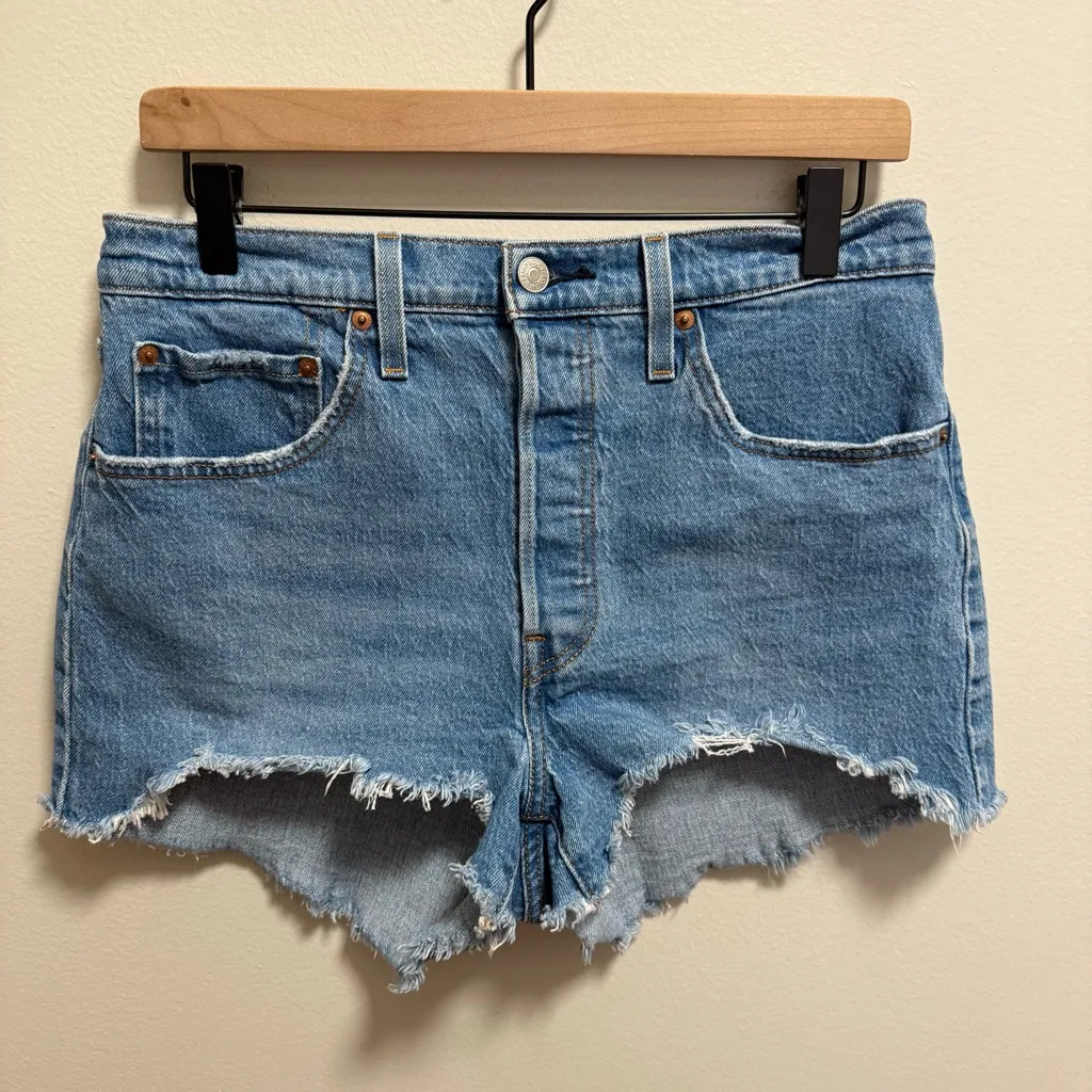 Levi’s classic ribcage 501 high rise denim shorts raw hem cutoff jean shorts - Image 6