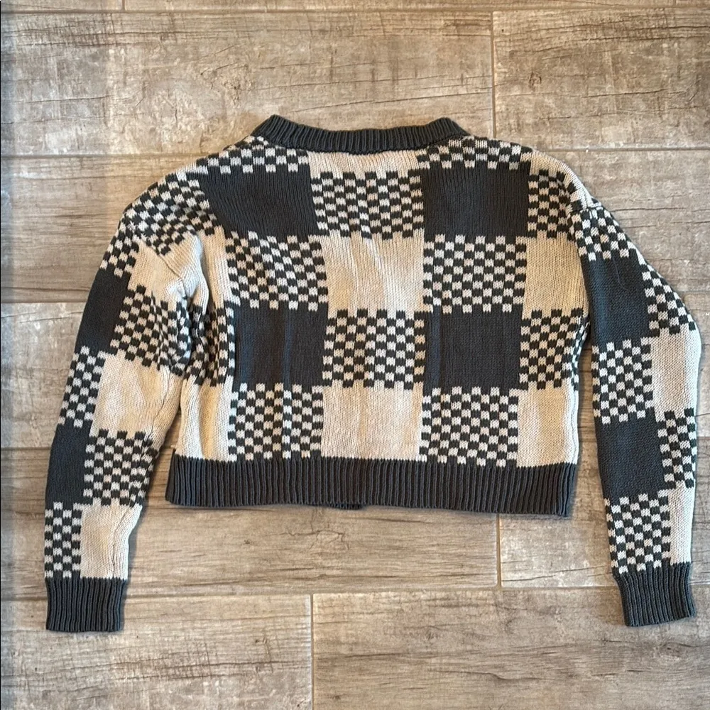 No Boundaries Checkered Black and Cream Women's Sweater - Image 3