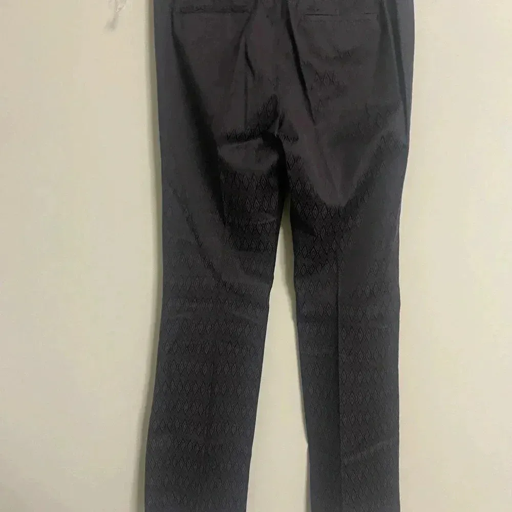 NWT Women’s Tahari Dress Pants Black Color Size 6 Geometric Print New - Image 2