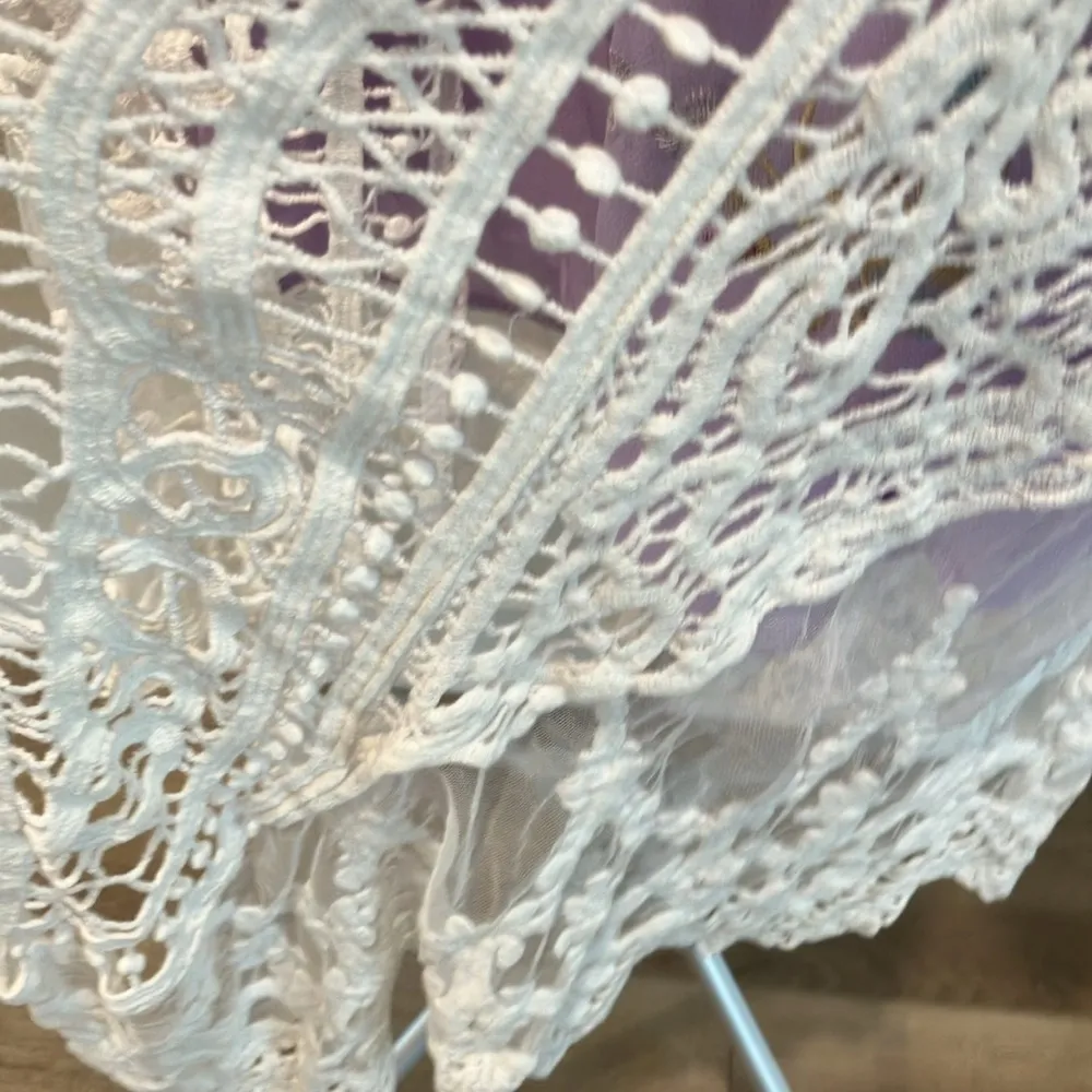 Beautiful crochet lace vest embroidery off shoulder blouse NWOT White Size undefined - Image 11