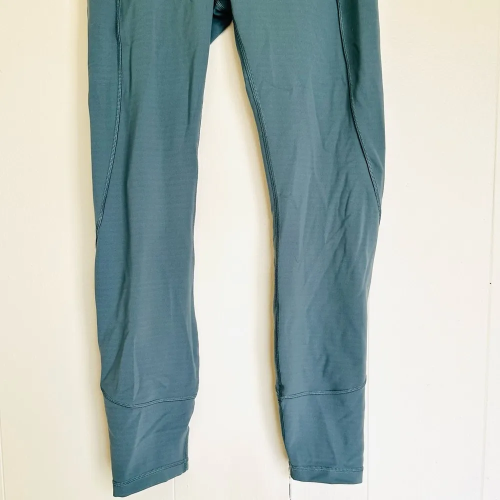 LULULEMON In Movement 7/8 Tight Everlux 25"
Mystic Green Size 6 - Image 7