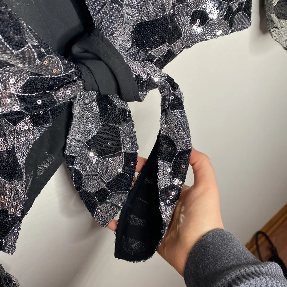 Chico's  black and silver sequined front tie overshirt size M - Image 88