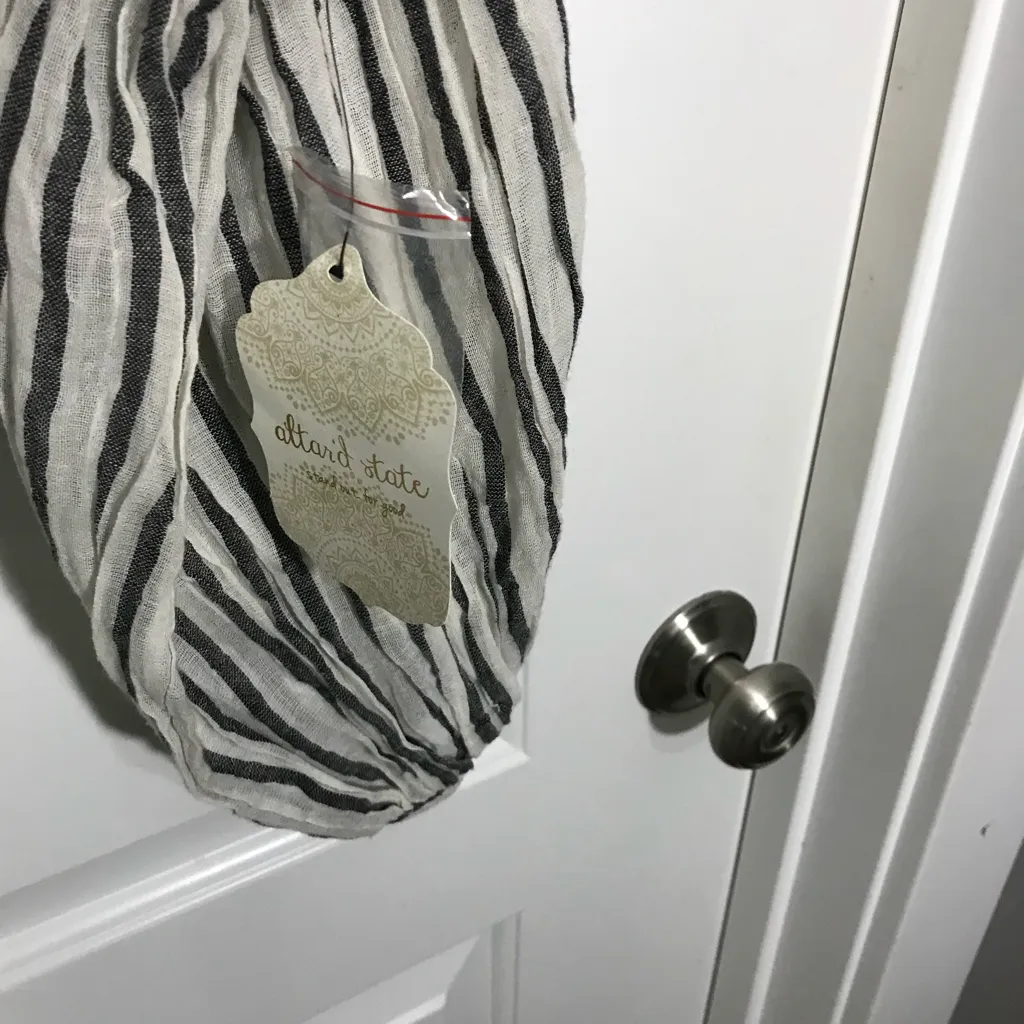 Altered State Wrap Around Women’s Top Medium (NWT ) Black - Image 5