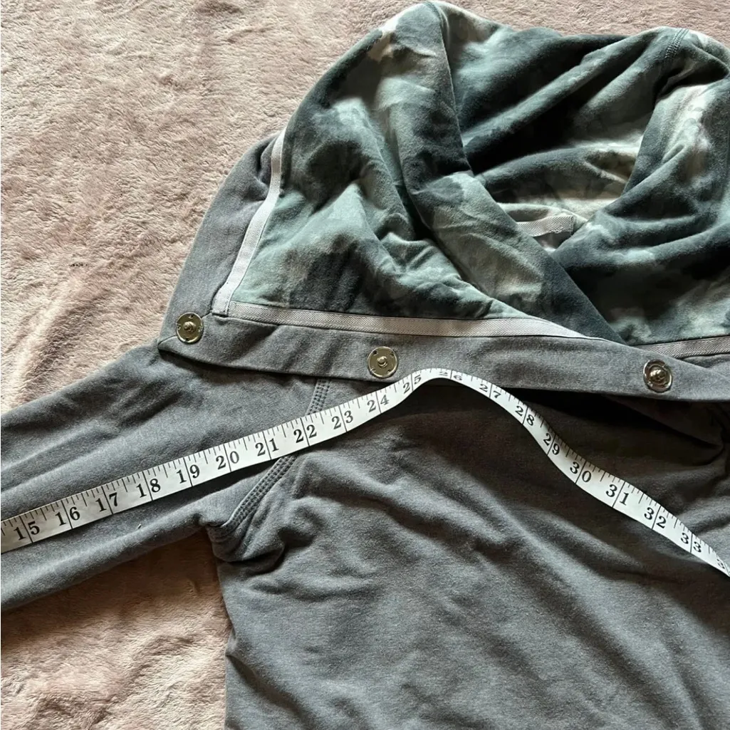 Lululemon Black Wrap Jacket Snap Shawl Collar Oscar Wilde Quote Size‎ 4 Gray - Image 7