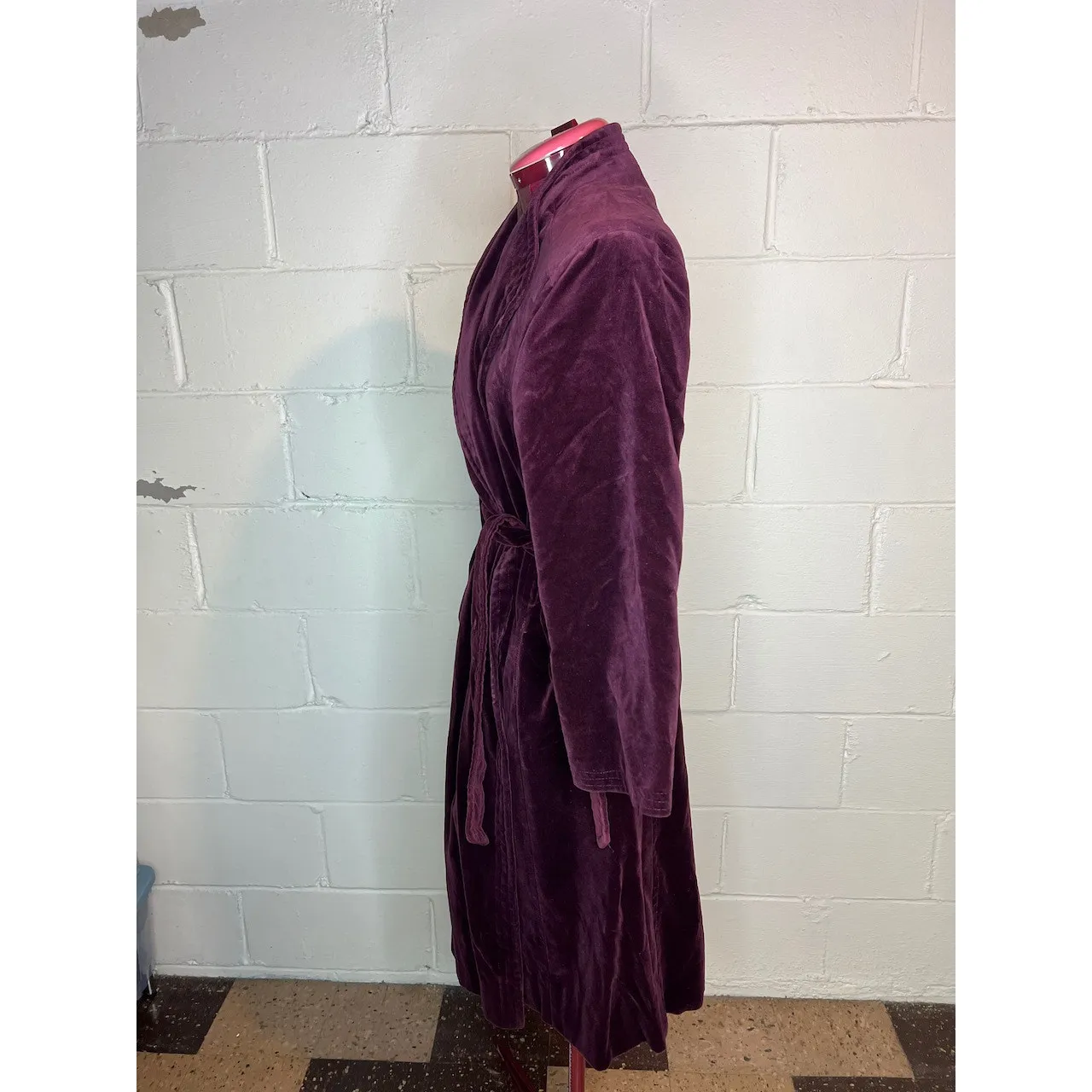 Velvet coat robe open front sash belt maroon wine 1970s Red - Image 5