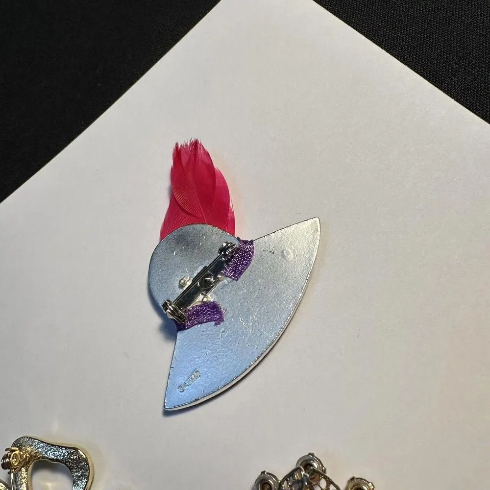 Lot Of 3 Rhinestone Brooch Pins 4 Leaf Green Clover, Red Hat, Etc - Image 9