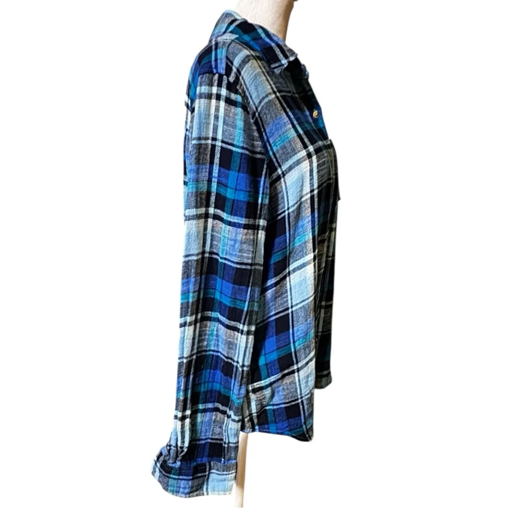 Aeropostale Blue and Black Plaid Women’s Long Sleeve Button-Up Shirt Sz L - Image 3
