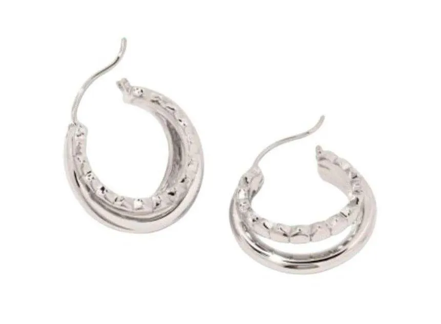 NWT!  Quinn Huggie Earrings in Silver - Image 3