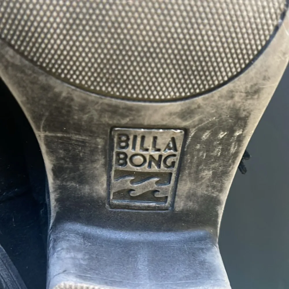 Billabong women’s sz 7.5 black Vegan suede pull on boots with fringe - Image 8