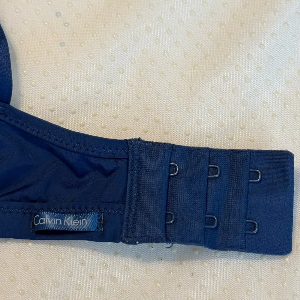 Calvin Klein Wireless Bra Blue w/ Lace Trim Women’s Size 34D - Image 4