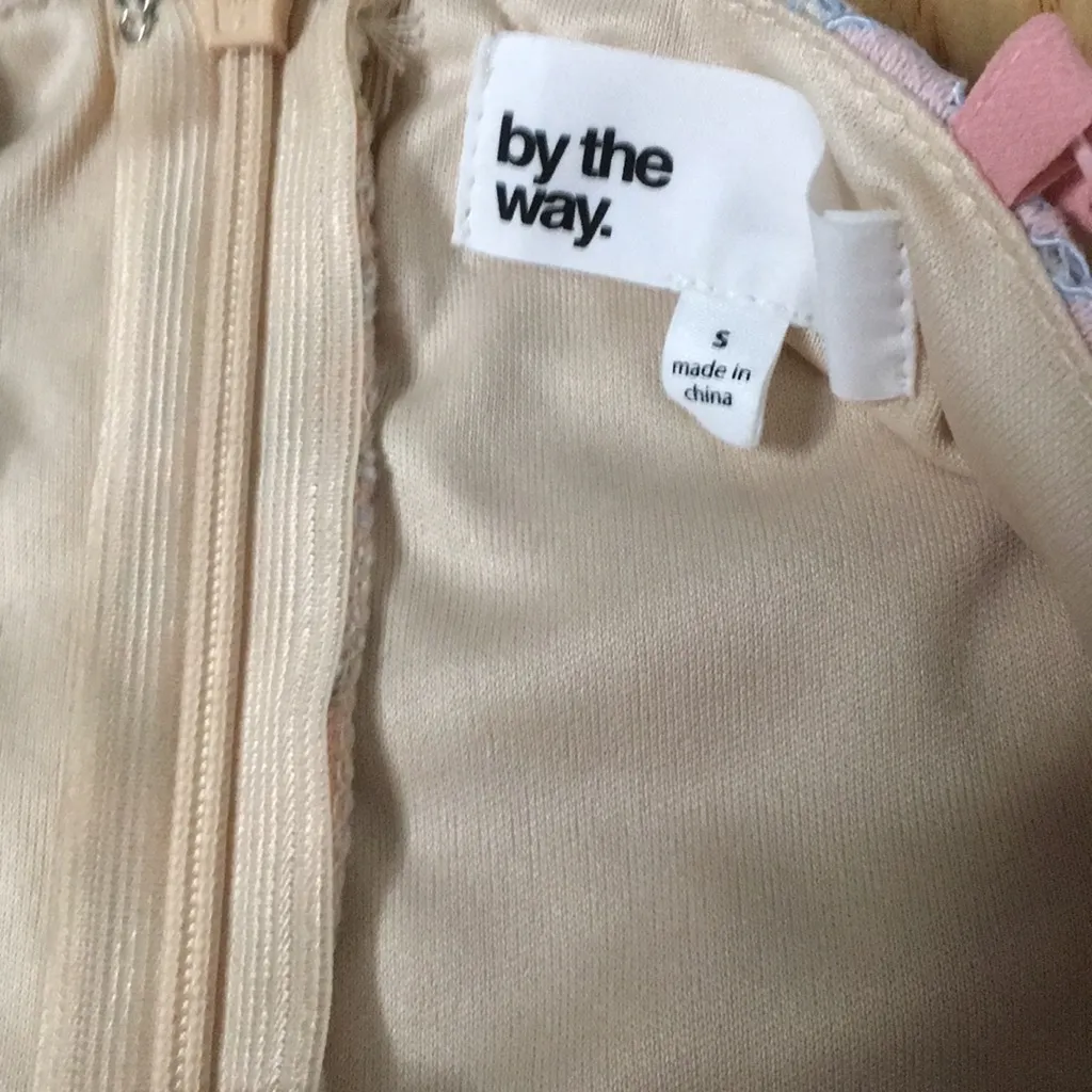 Women’s By The Way Deep V Plunge Lacey Dress Pink Lavender Beige Size Small - Image 9