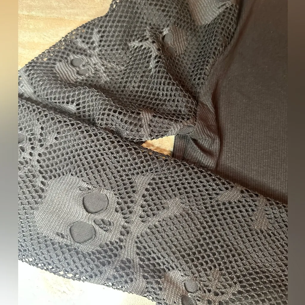 ⭐️Black long sleeve crop top with rhinestone hem skull crossbone pattern sleeve Black Size L - Image 3